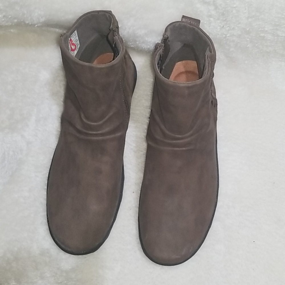 Cobb Hill by ROCKPORT  HYDRO SHIELD Ankle Boot Size 6.5